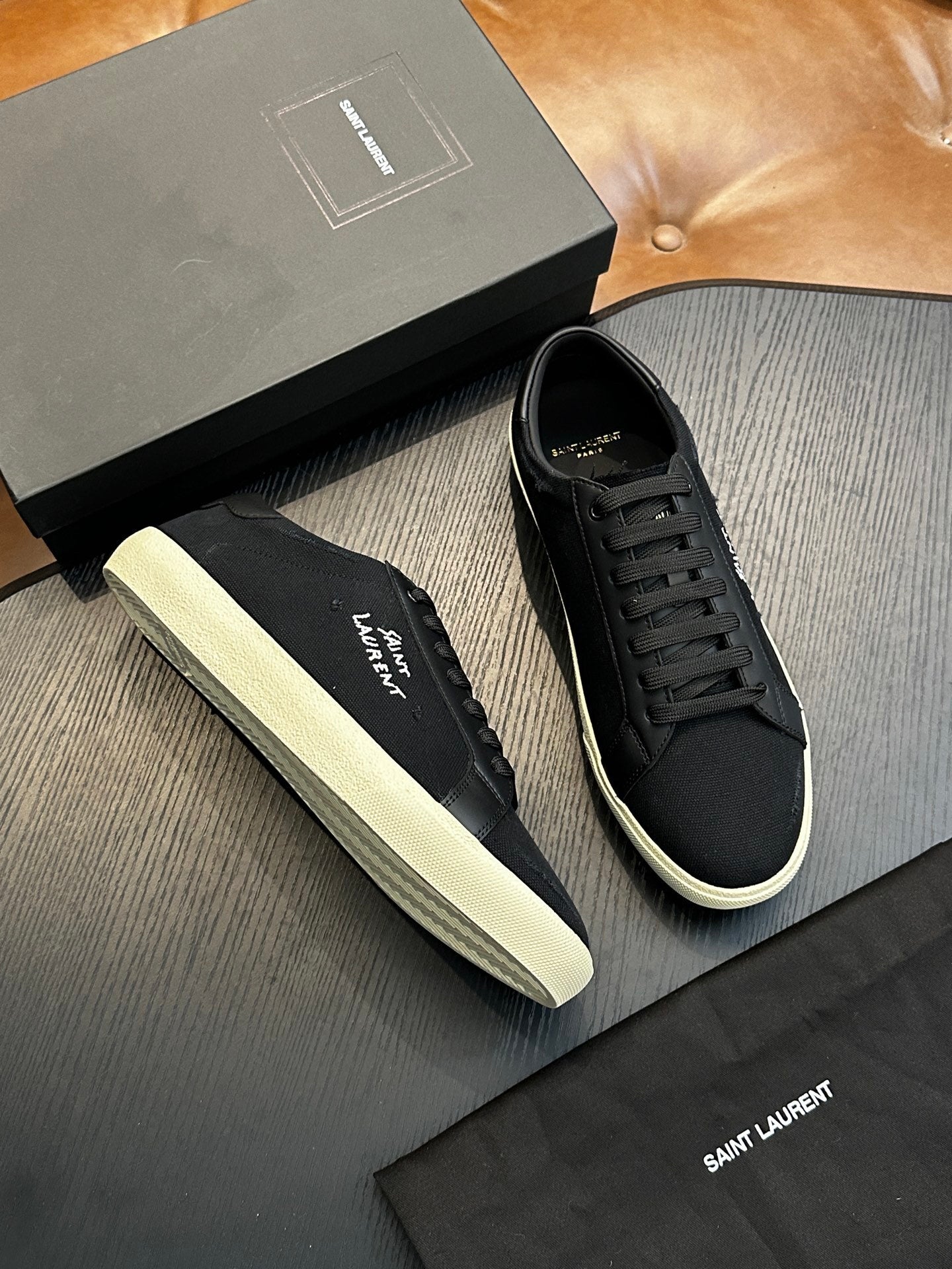 Tênis - Yves Saint Laurent