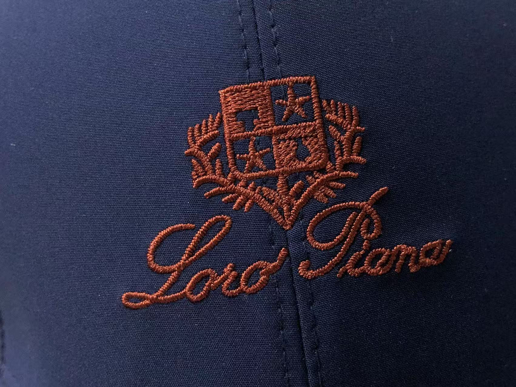Boné Loro Piana "Logo Bordô"
