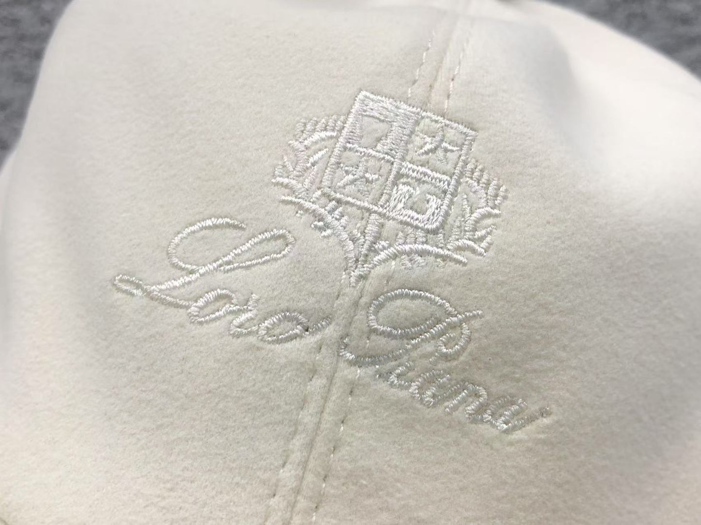 Boné Loro Piana "Logo Tonal"