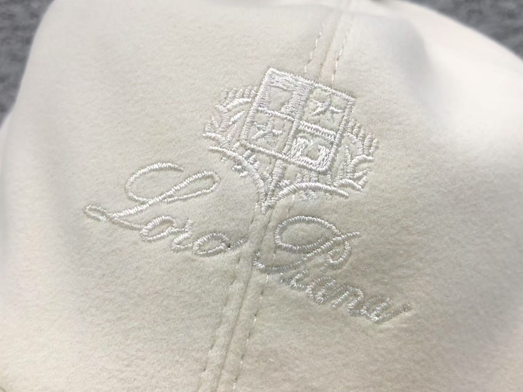 Boné Loro Piana "Logo Tonal"