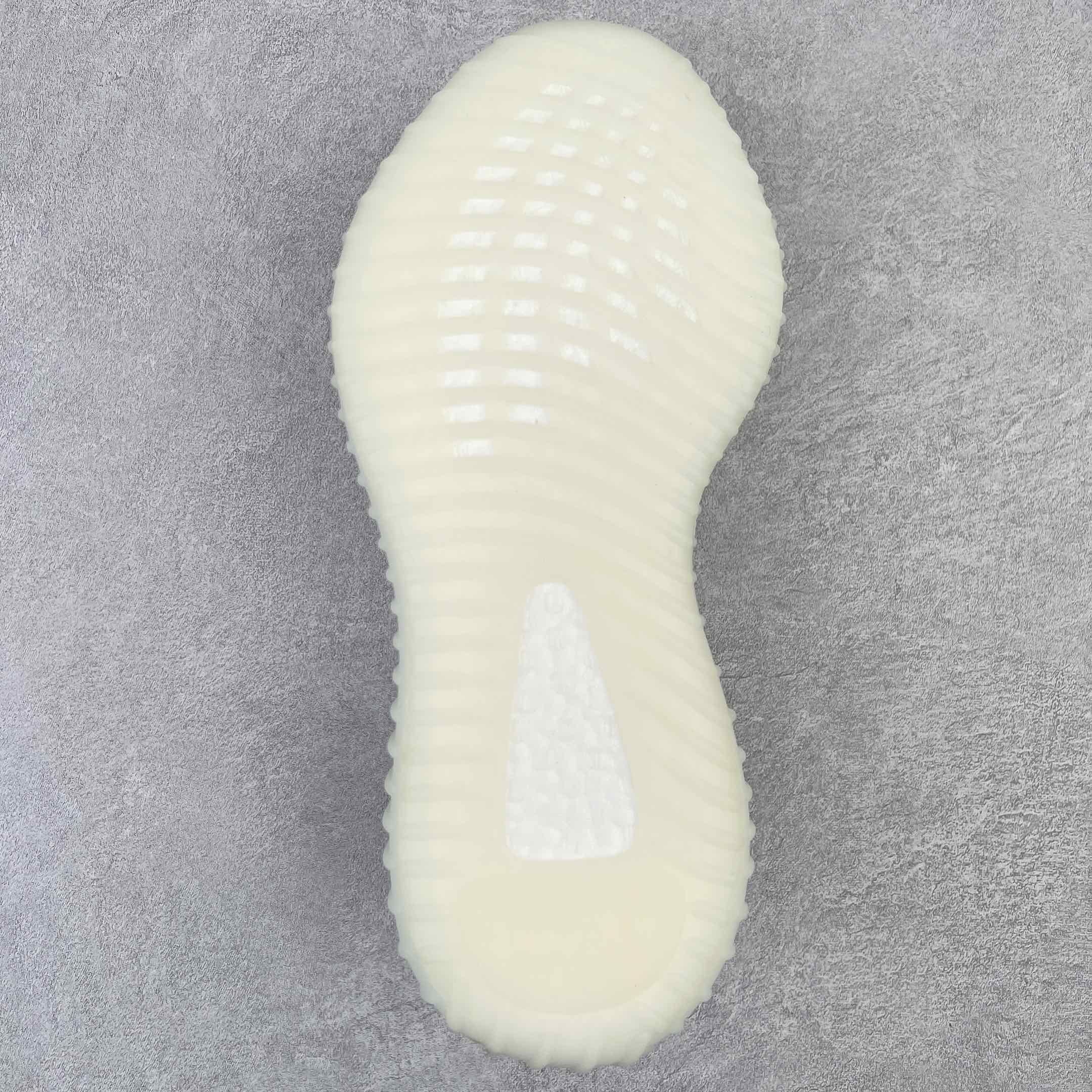 Yeezy 350 BOOST "Triple White"