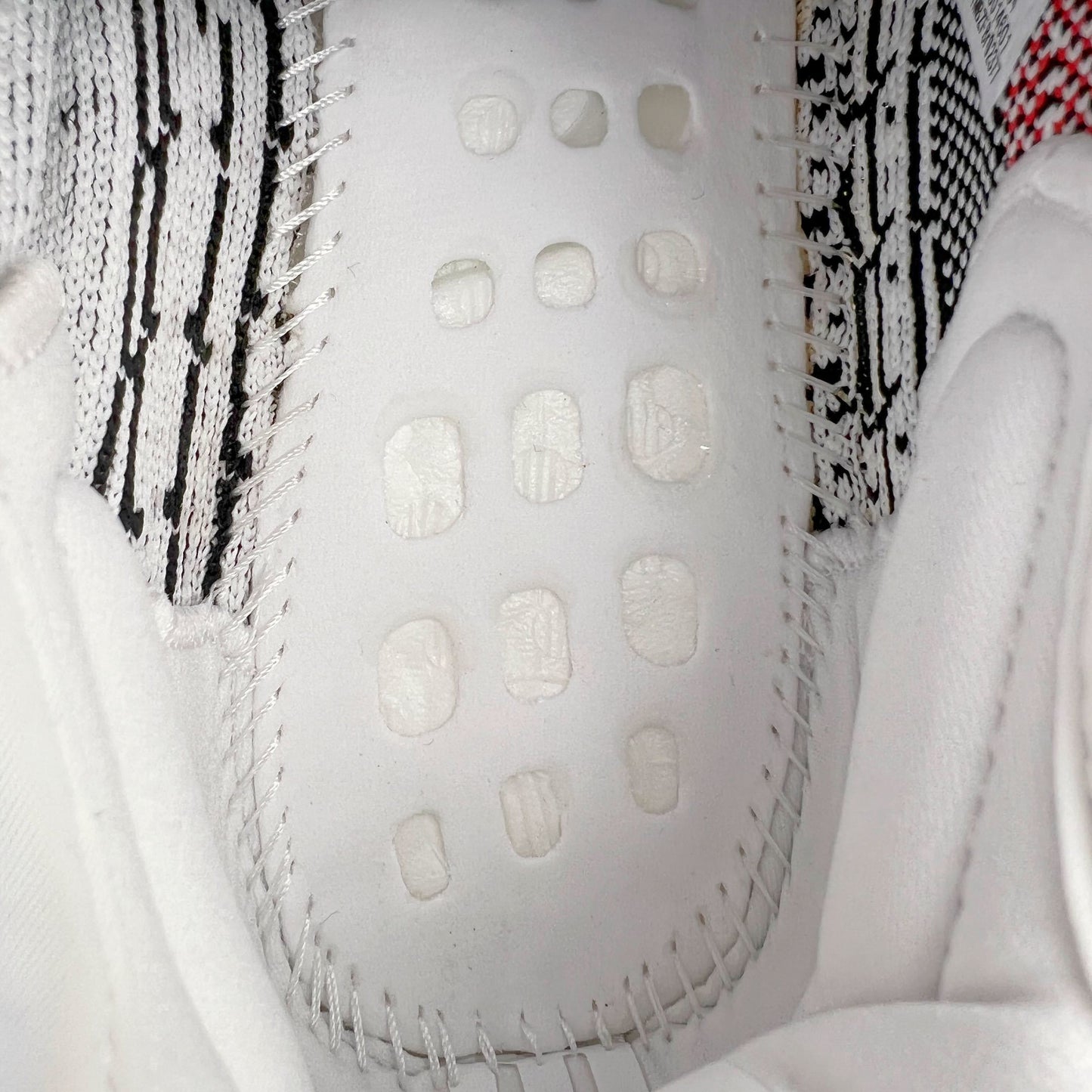 Yeezy 350 BOOST "Zebra"
