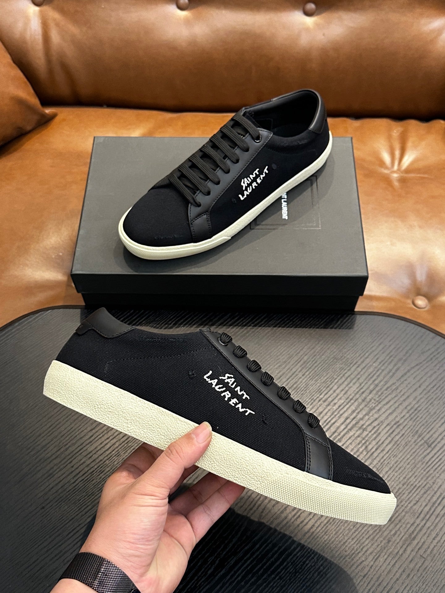 Tênis - Yves Saint Laurent