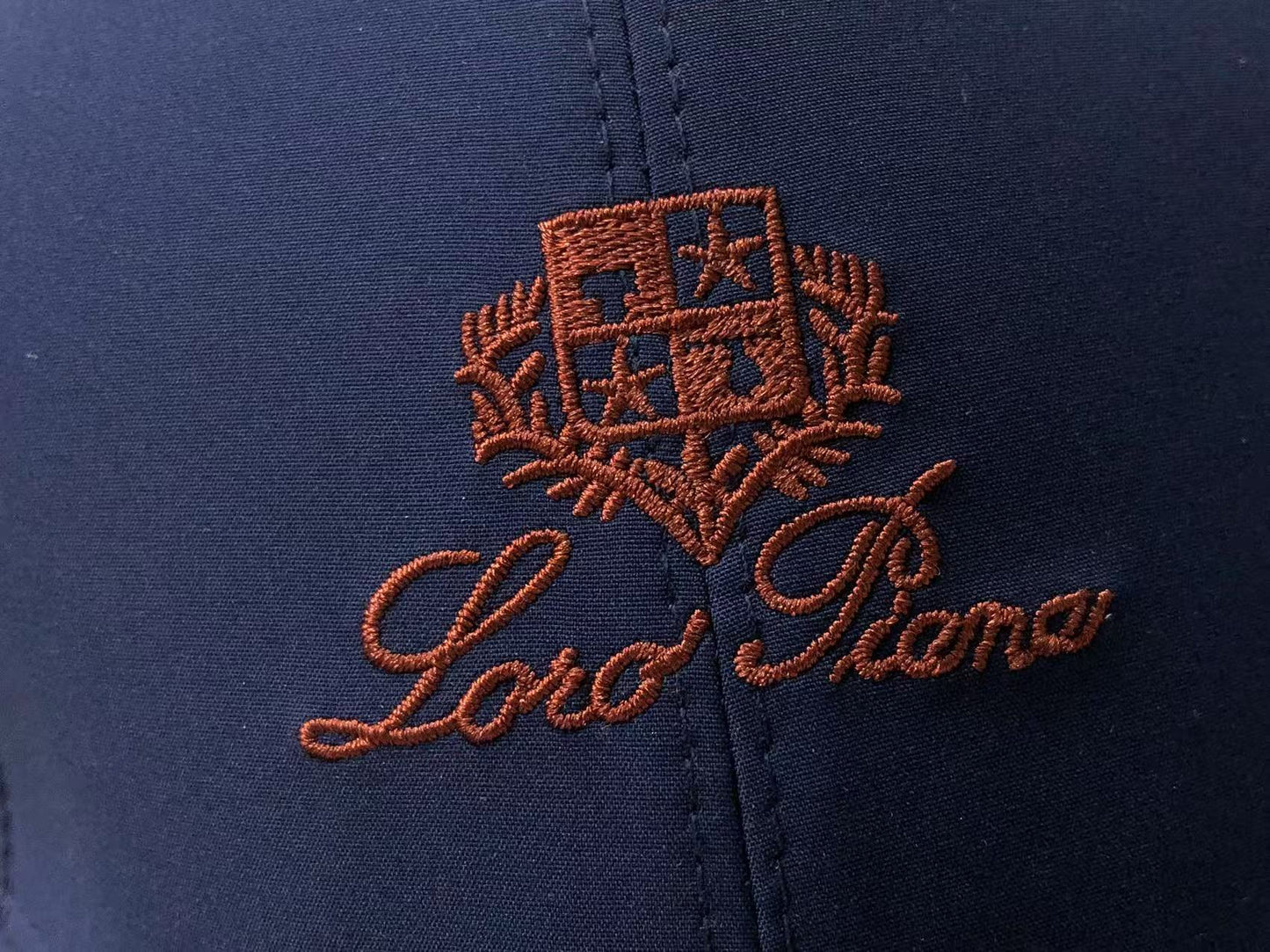 Boné Loro Piana "Logo Bordô"