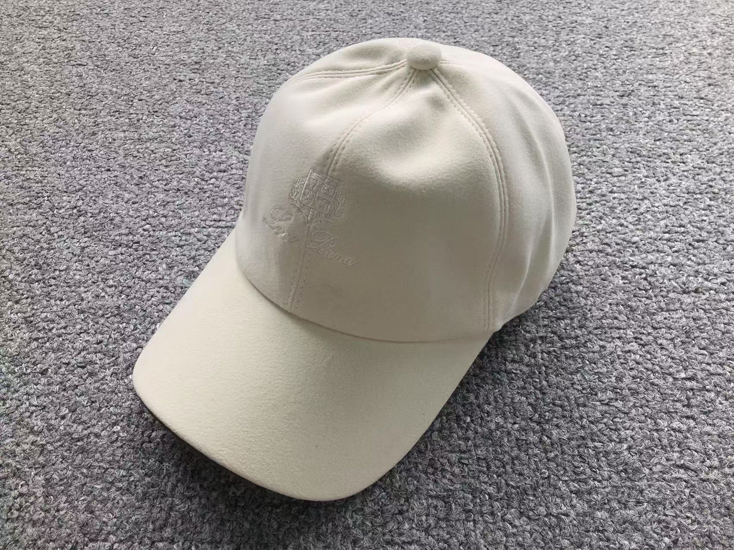 Boné Loro Piana "Logo Tonal"